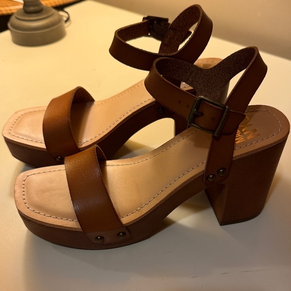 NWOT Madden NYC Lifft Faux Leather Platform Sandals in Cognac Women's size 6 - Picture 4 of 15